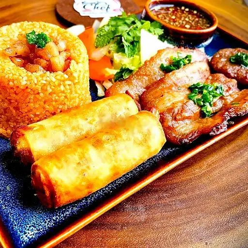 Hình ảnh Cơm Đỏ Thịt Nướng - 2 Chả Giò