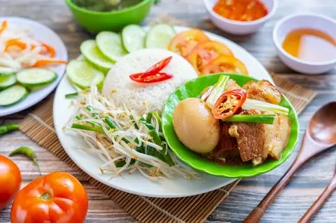 Hình ảnh Cơm Thịt Kho Trứng