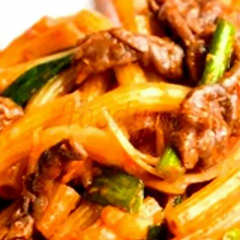 Hình ảnh Nui xào bò