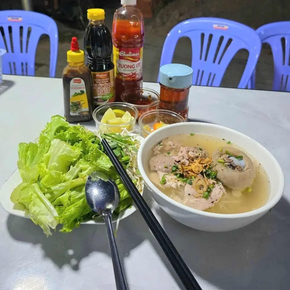 Hình ảnh Hoành thánh giò
