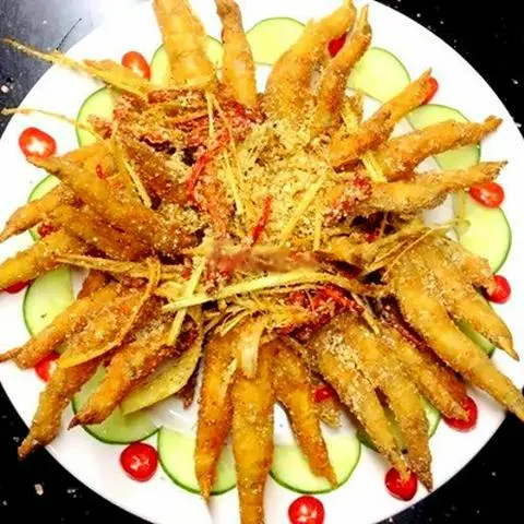 Hình ảnh Chân gà rút xương rang muối - 10 chân