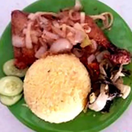 Hình ảnh Cơm Góc Tư Nước Mắm