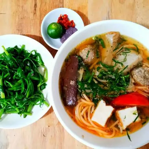 Hình ảnh Canh bún đỏ