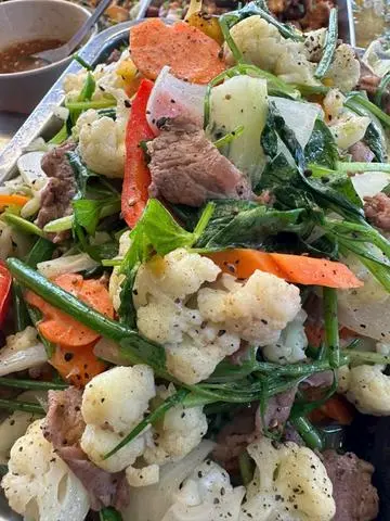 Hình ảnh Cơm bò xào rau củ