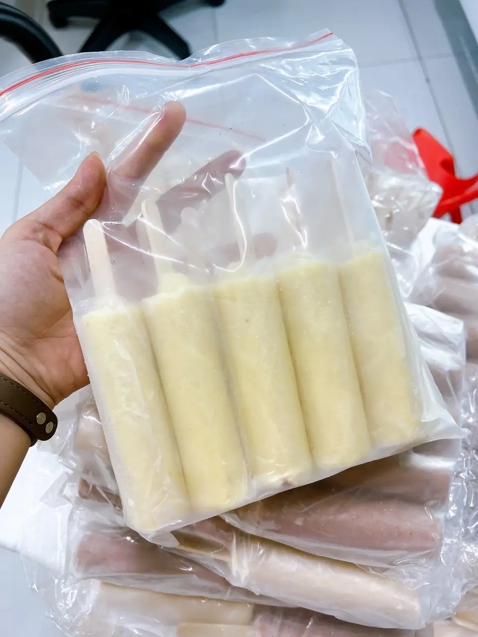 Hình ảnh KEM ỐNG TUỔI THƠ 5 ĐẬU ĐỎ 5 SẦU RIÊNG