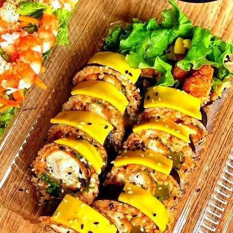 Hình ảnh Kimbap gà xù phô mai sốt cay