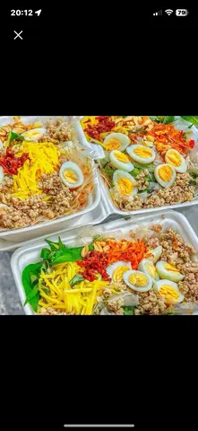 Hình ảnh Bánh Tráng Trộn Thập Cẩm - Thịt Bằm - 2 Cút