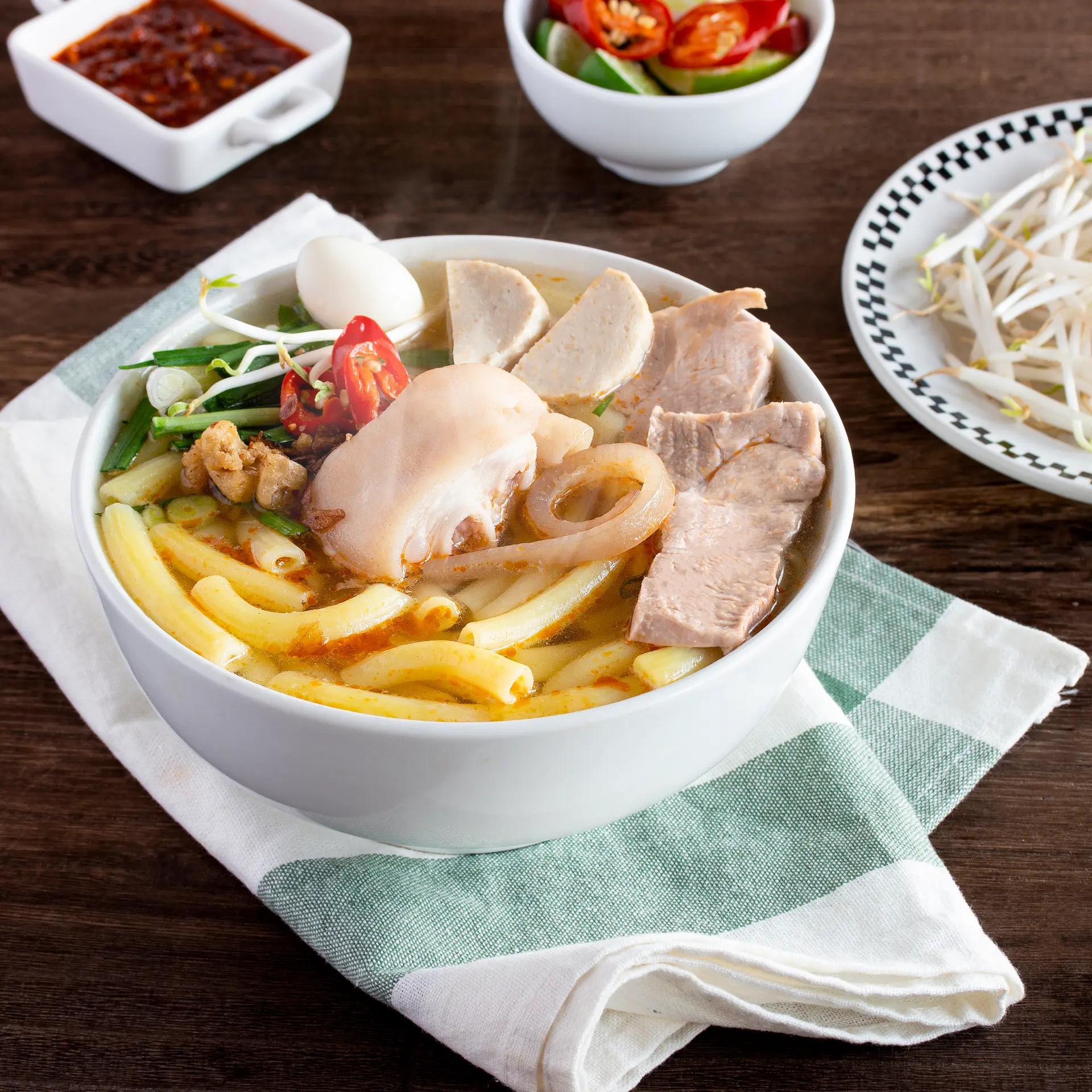 Hình ảnh Nuôi thập cẩm giò