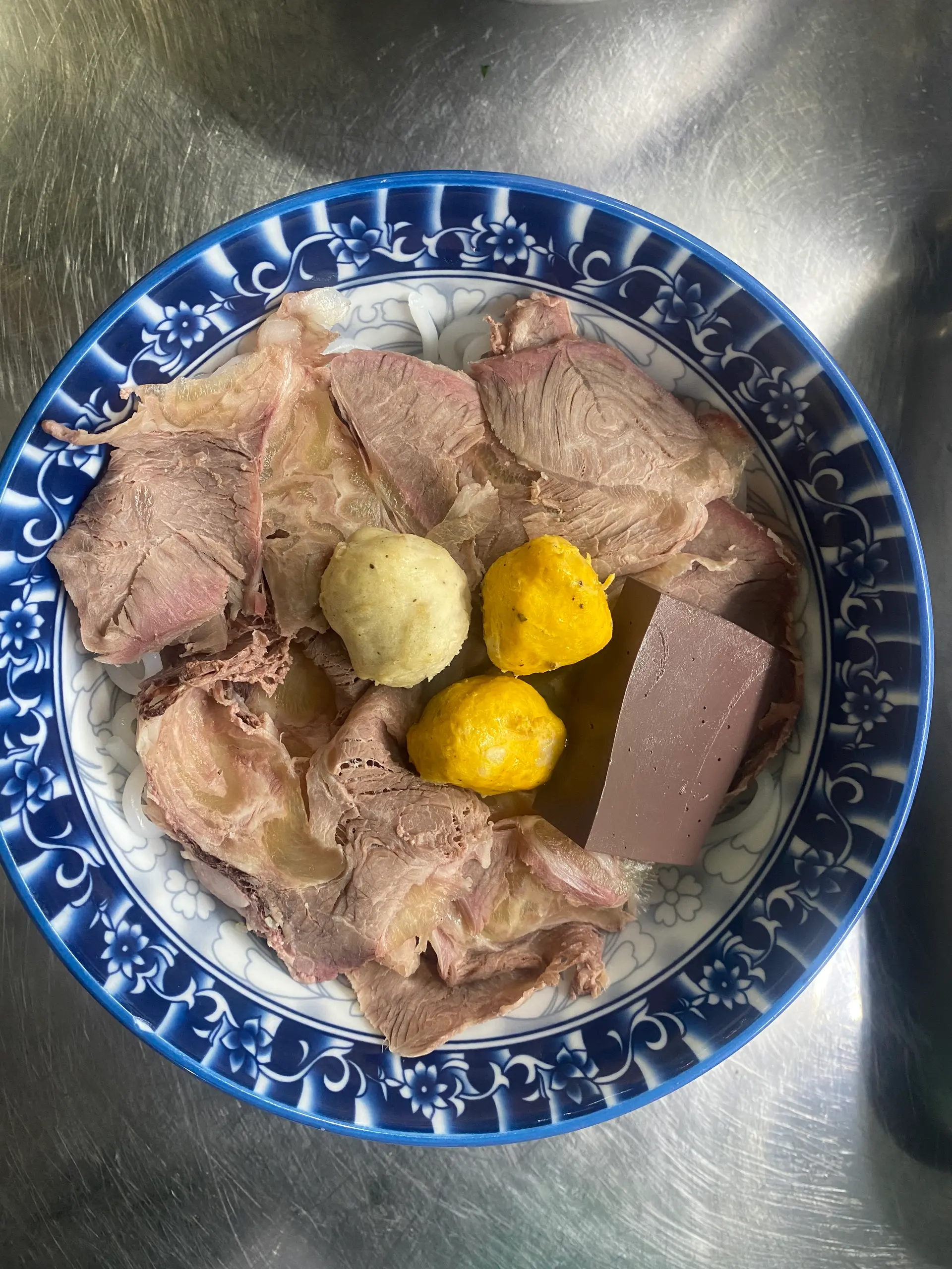 Hình ảnh bún bò +tiết +mọc cua +mọc bò 