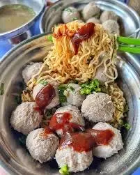 Hình ảnh Mì gói xương + huyết