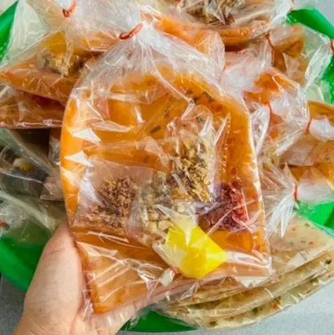 Hình ảnh BÁNH TRÁNG BƠ ĐỎ TỨ VỊ