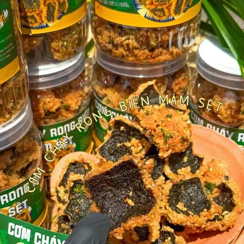 Hình ảnh Cơm cháy giòn lát rong biển mắm sệt