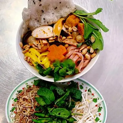 Hình ảnh Mì Quảng 2 màu