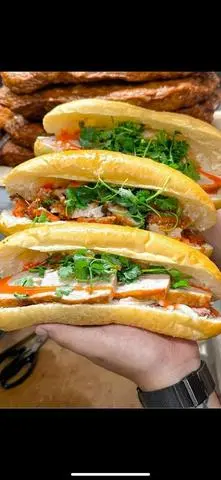 Hình ảnh Bánh mì pate chả