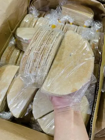 Hình ảnh BÁNH TRÁNG XẾP TUỔI THƠ