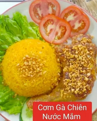 Hình ảnh Cơm Gà Sốt Mắm Tỏi 