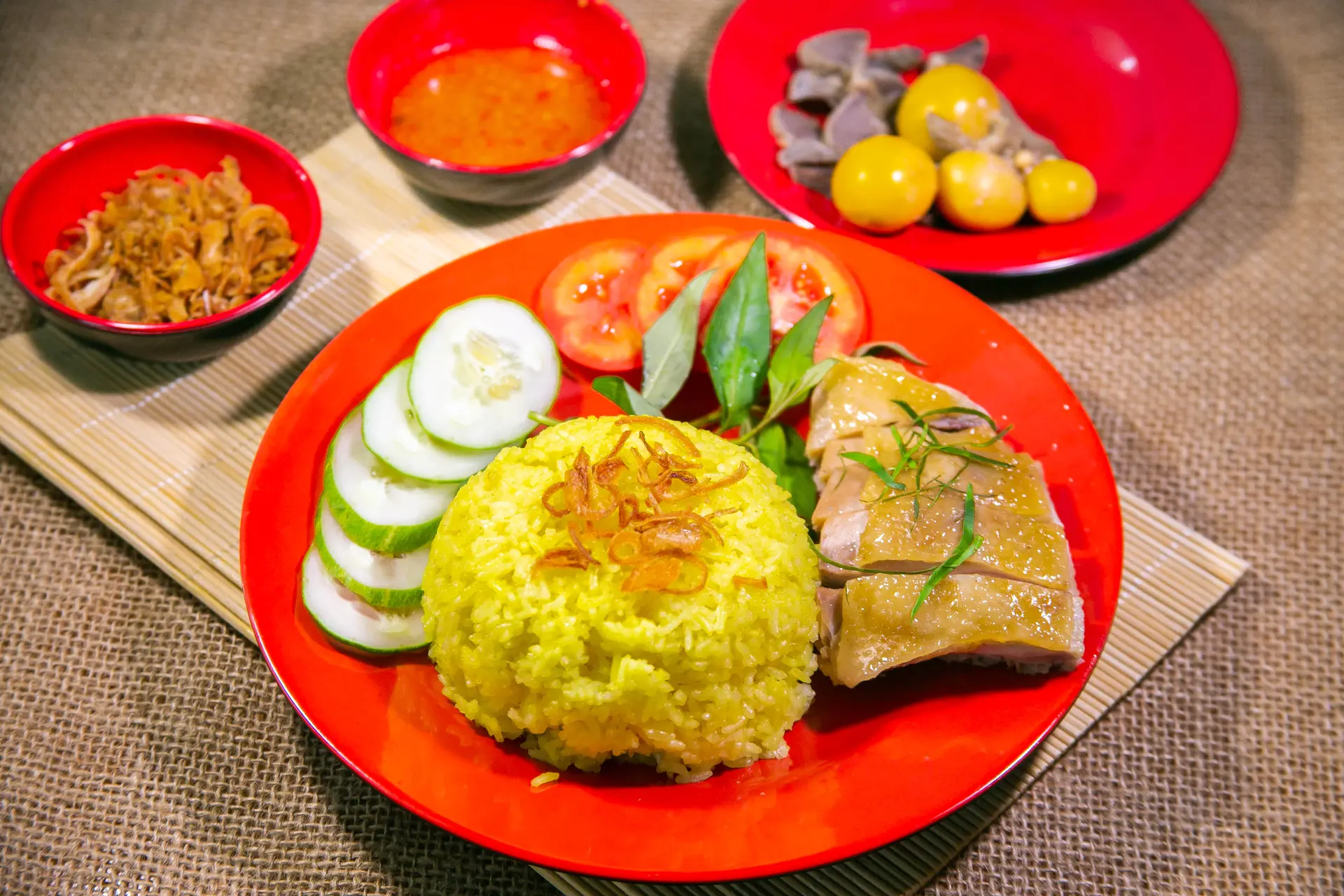 Hình ảnh Cơm Gà ta + Gỏi rau