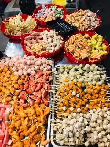 Hình ảnh xúc xích lốc xoáy 