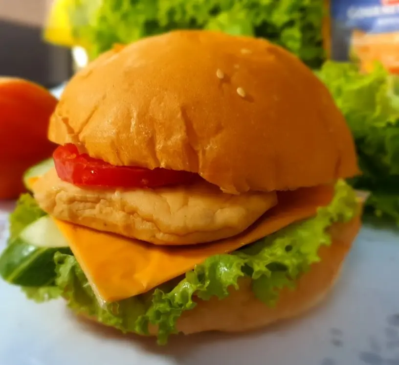 Hình ảnh Hamburger Chả Cá + Phô Mai Lát