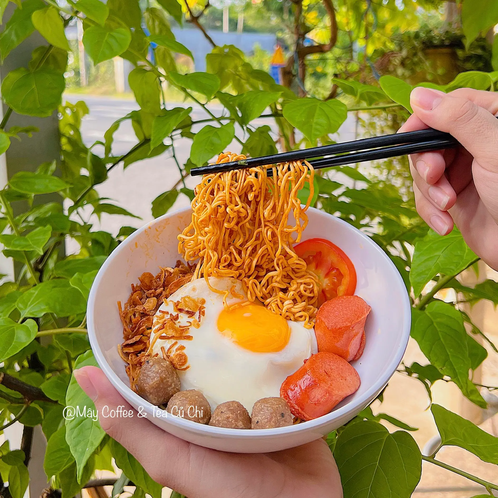 Hình ảnh Mì trộn xiên que thập cẩm