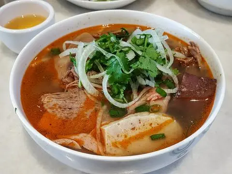 Hình ảnh Bún bò tái - nạm