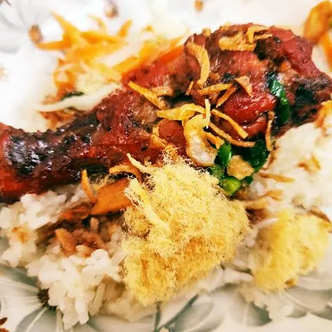 Hình ảnh Xôi đùi gà Roti nướng 