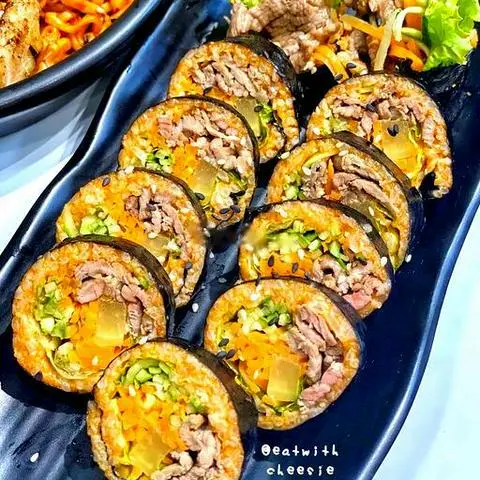 Hình ảnh Kimbap bò sốt cay