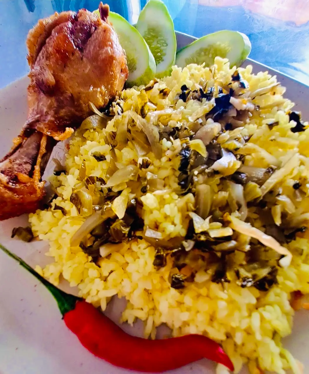 Hình ảnh Cơm Chiên Dưa Cải + Đùi Gà