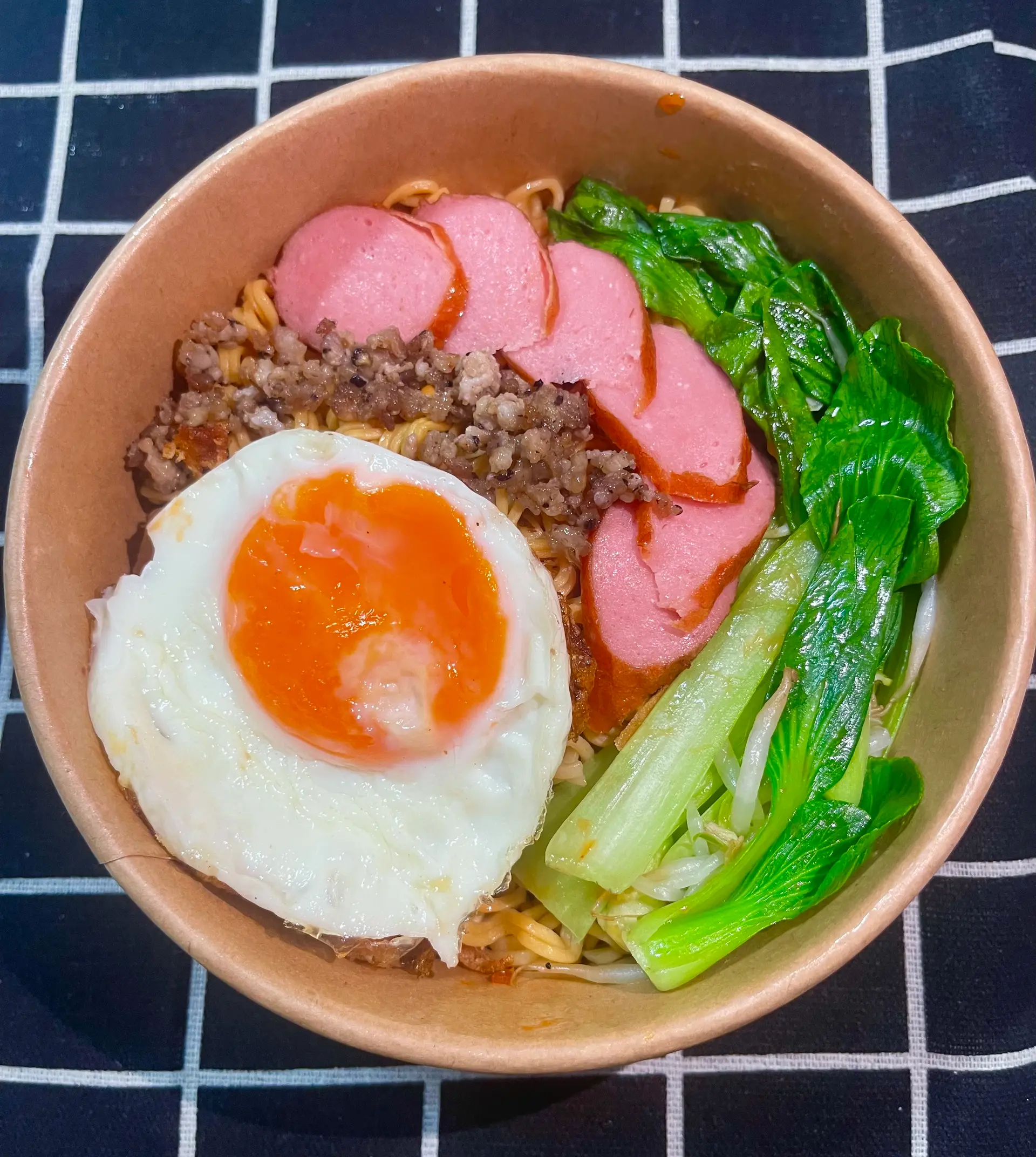 Hình ảnh Mì trộn thập cẩm -  sốt sate đặc biệt