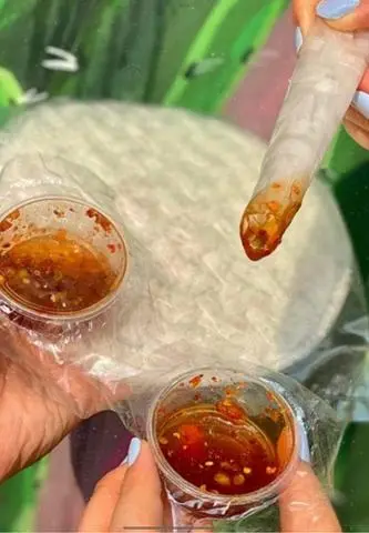 Hình ảnh BÁNH TRÁNG CHẤM( MUỐI + TẮC)
