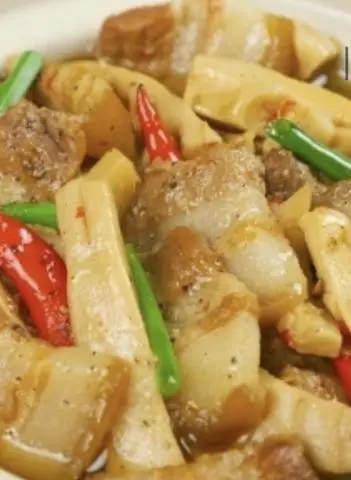 Hình ảnh Thịt kho măng + com