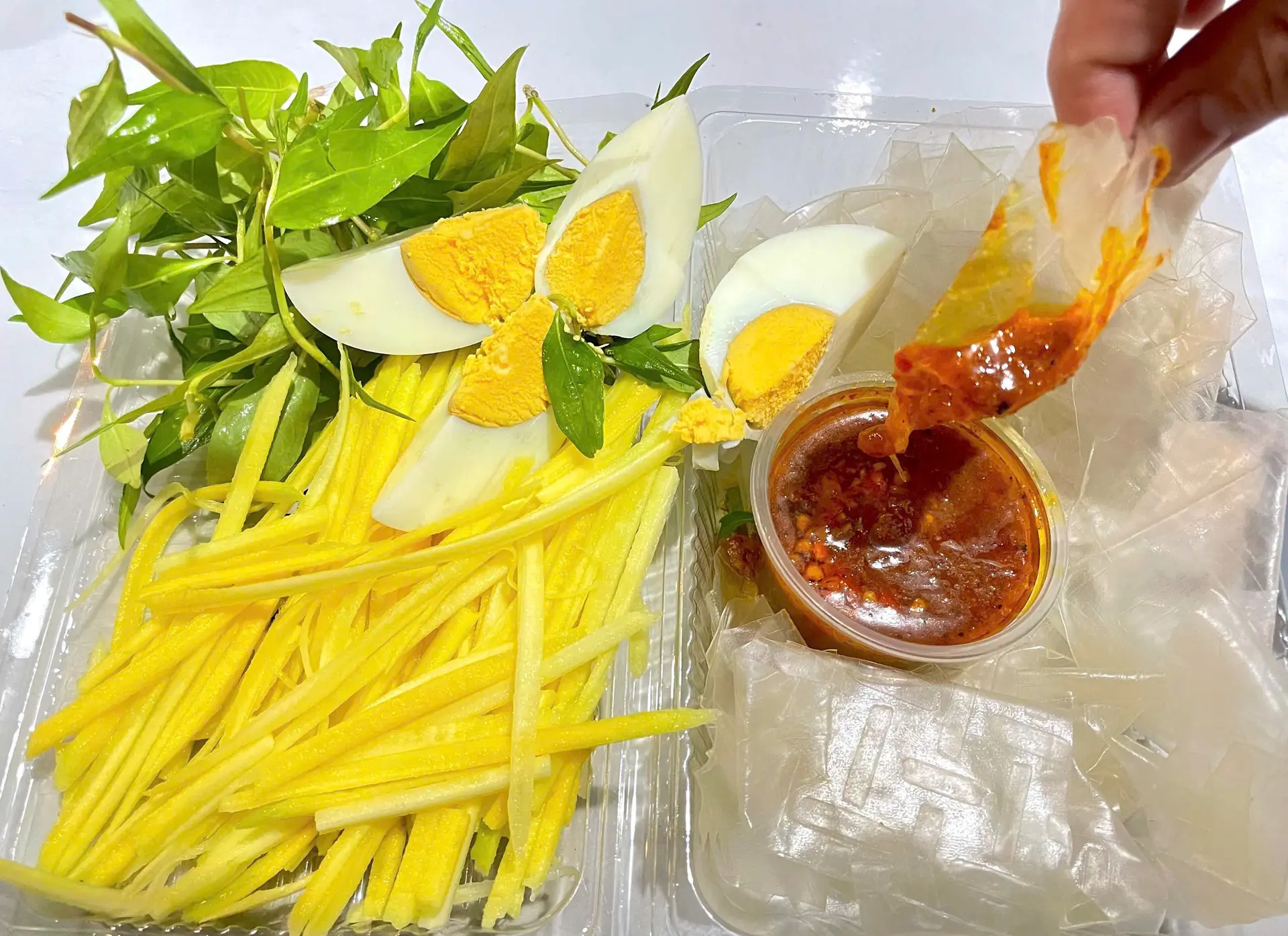 Hình ảnh Bánh Tráng Chấm Phơi Sương (Trứng Gà)
