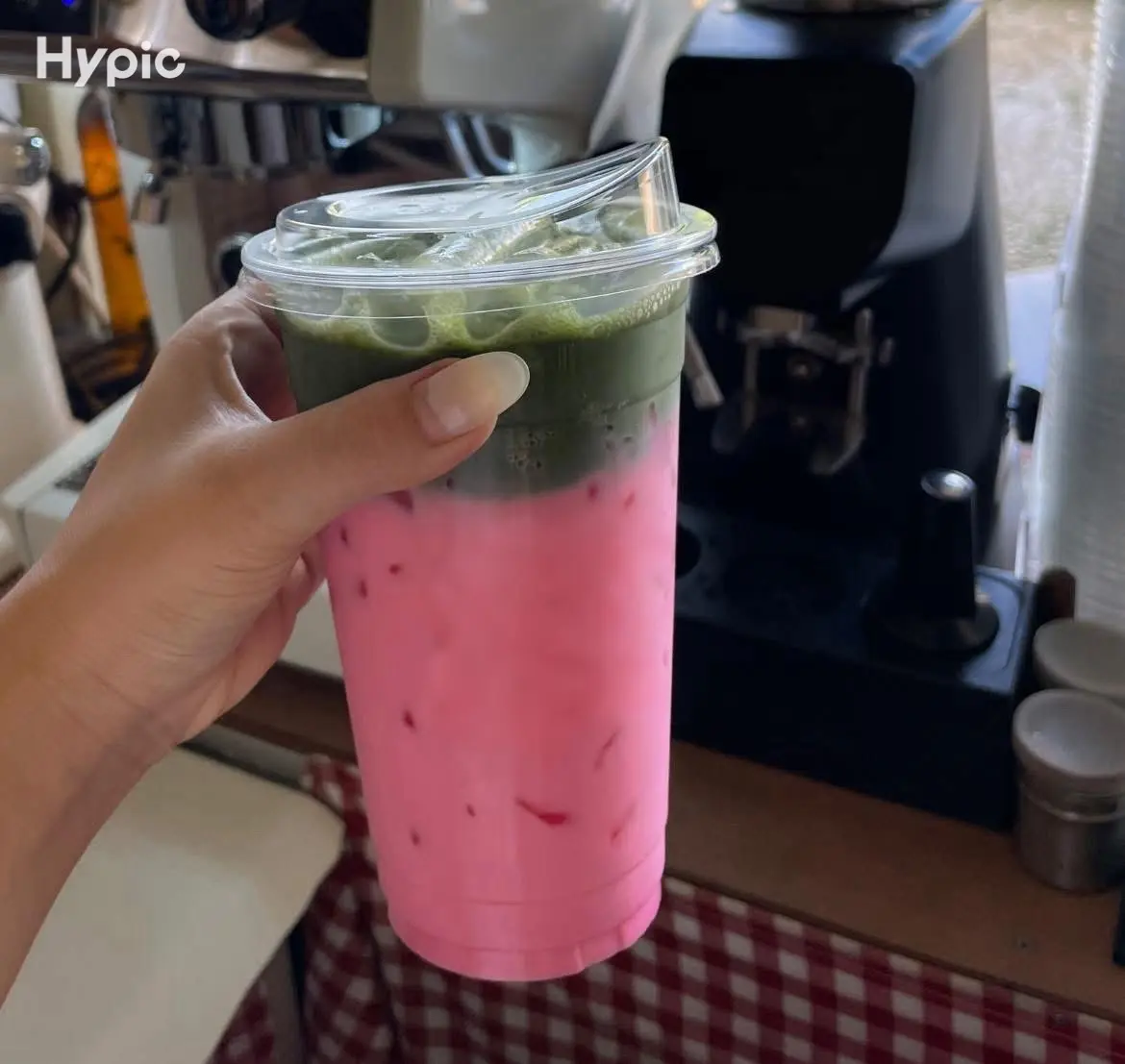 Hình ảnh Matcha latte sữa dâu
