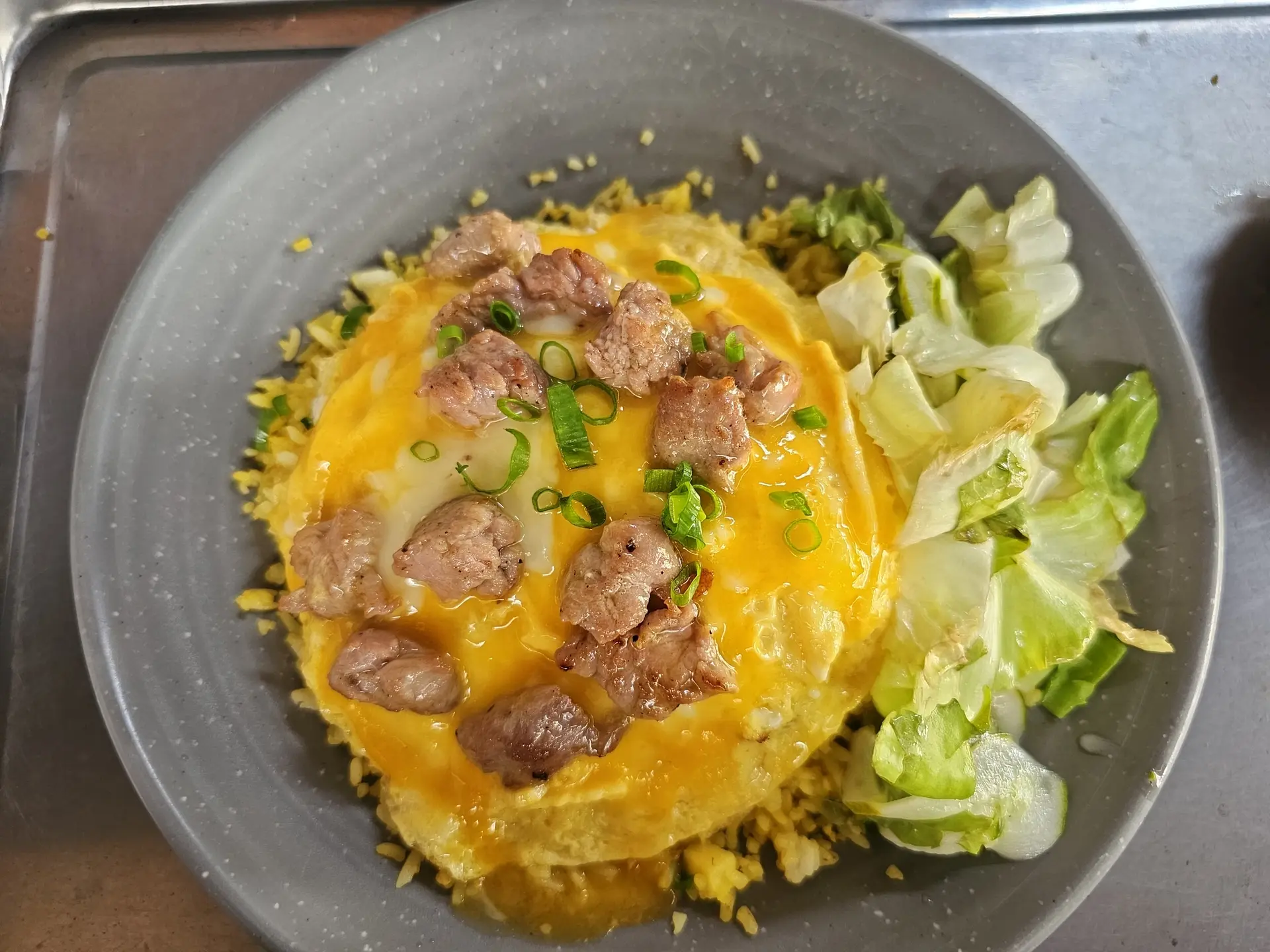 Hình ảnh Cơm chiên phủ bò trứng 