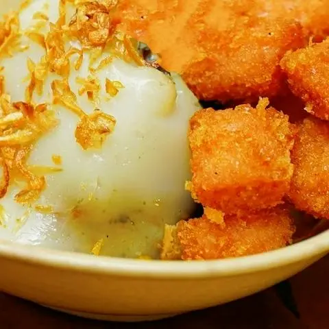 Hình ảnh Bánh Giò Trứng Thịt Hấp, Chả, Nem Chua Rán Chiên, Hành Phi + (Tặng Mắm Ớt, Tỏi Phi)