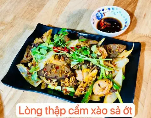 Hình ảnh Lòng thập cẩm xào sả ớt