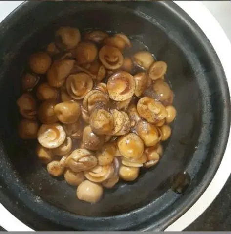 Hình ảnh Nấm rơm kho tộ
