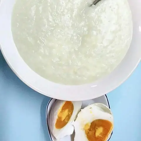 Hình ảnh Cháo trắng hột vịt muối