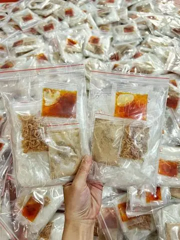 Hình ảnh Bánh tráng sate hành phi muối nhuyễn