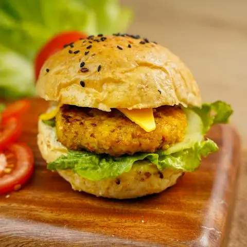 Hình ảnh Hamburger Gà Sốt Đặc Biệt