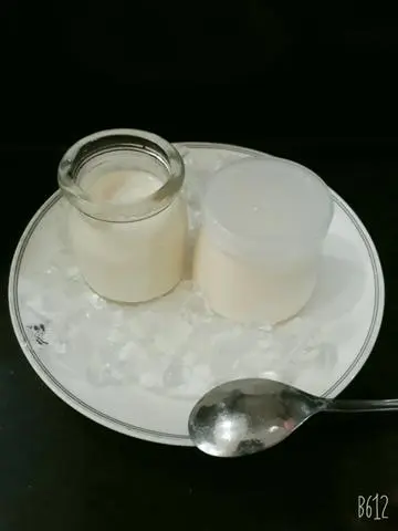 Hình ảnh Sữa chua dẻo hũ