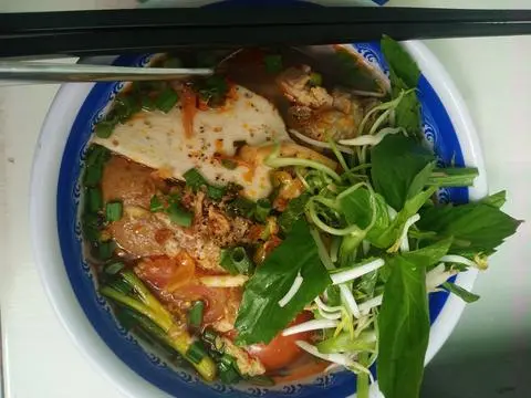 Hình ảnh Mì gói riêu