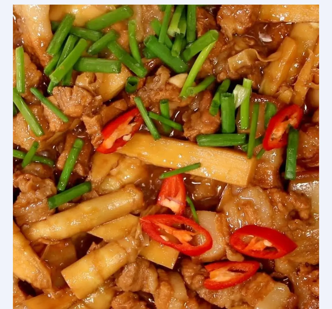 Hình ảnh Cơm thịt kho măng