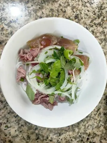 Hình ảnh Bún bò tái gân