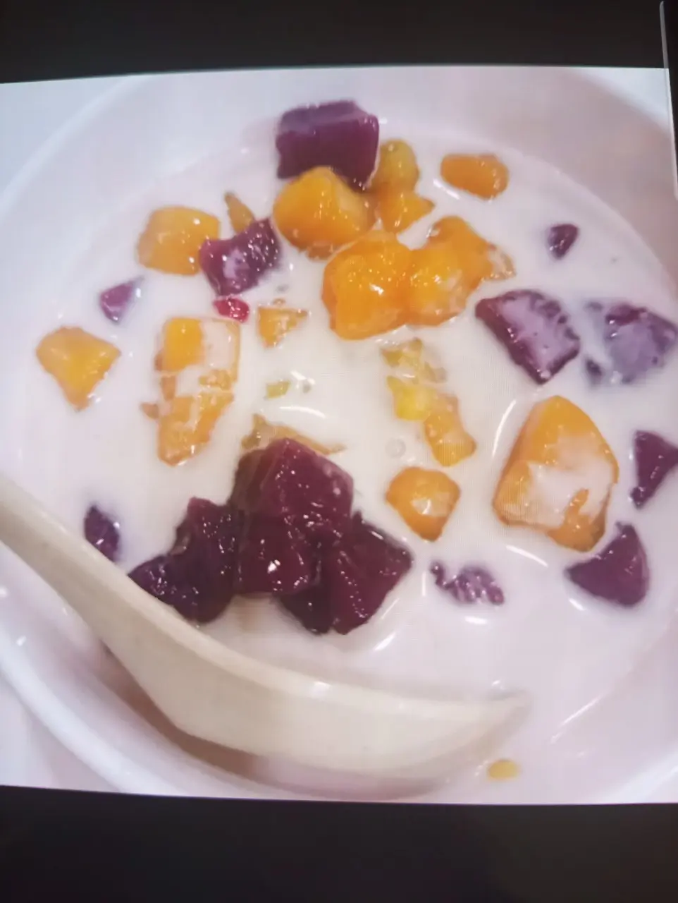 Hình ảnh Chè khoai dẻo cốt dừa 