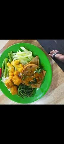 Hình ảnh cơm thập cẩm+ chả nấm chay 