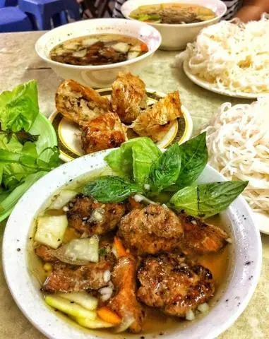 Hình ảnh Bún chả Hà Nội phần đặc biệt ( thêm nem tôm thịt)