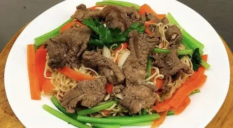 Hình ảnh Mì xào bò