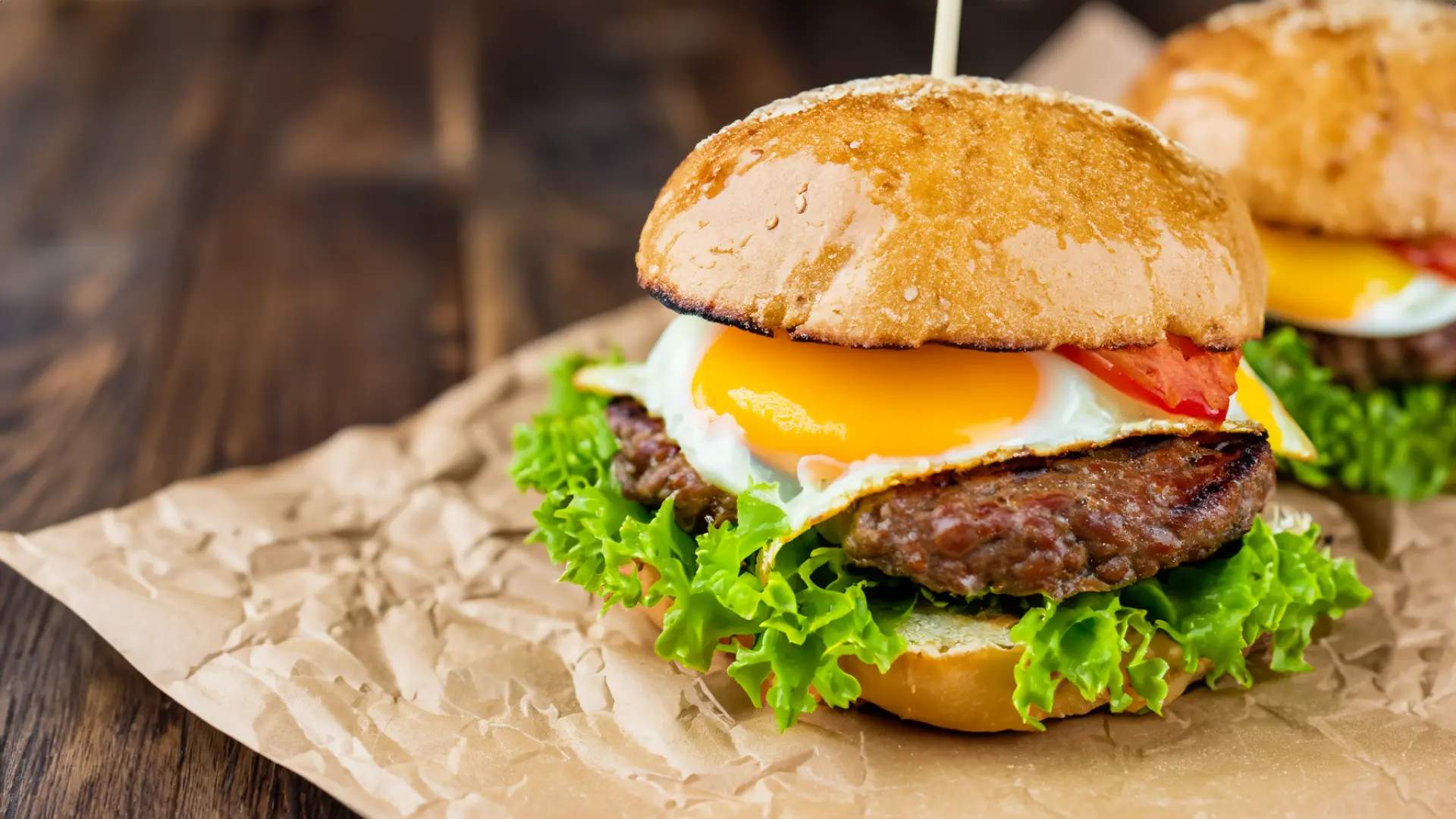 Hình ảnh Burger Bò BBQ Trứng