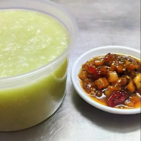 Hình ảnh Cháo Trắng Lá Dứa Thịt Bằm Tôm Khô Kho Quẹt